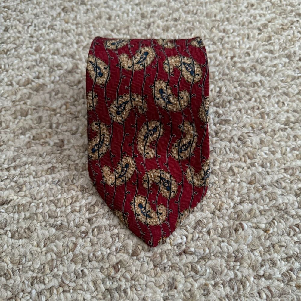 Bill Blass Black Label Paisley Tie Silk Red 3.75x60 Classic Formal Made in USA